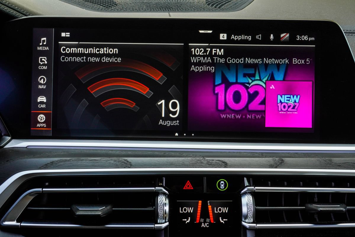 Used 2020 BMW X7 xDrive40i w/ M Sport Package AWD/4WD image 26