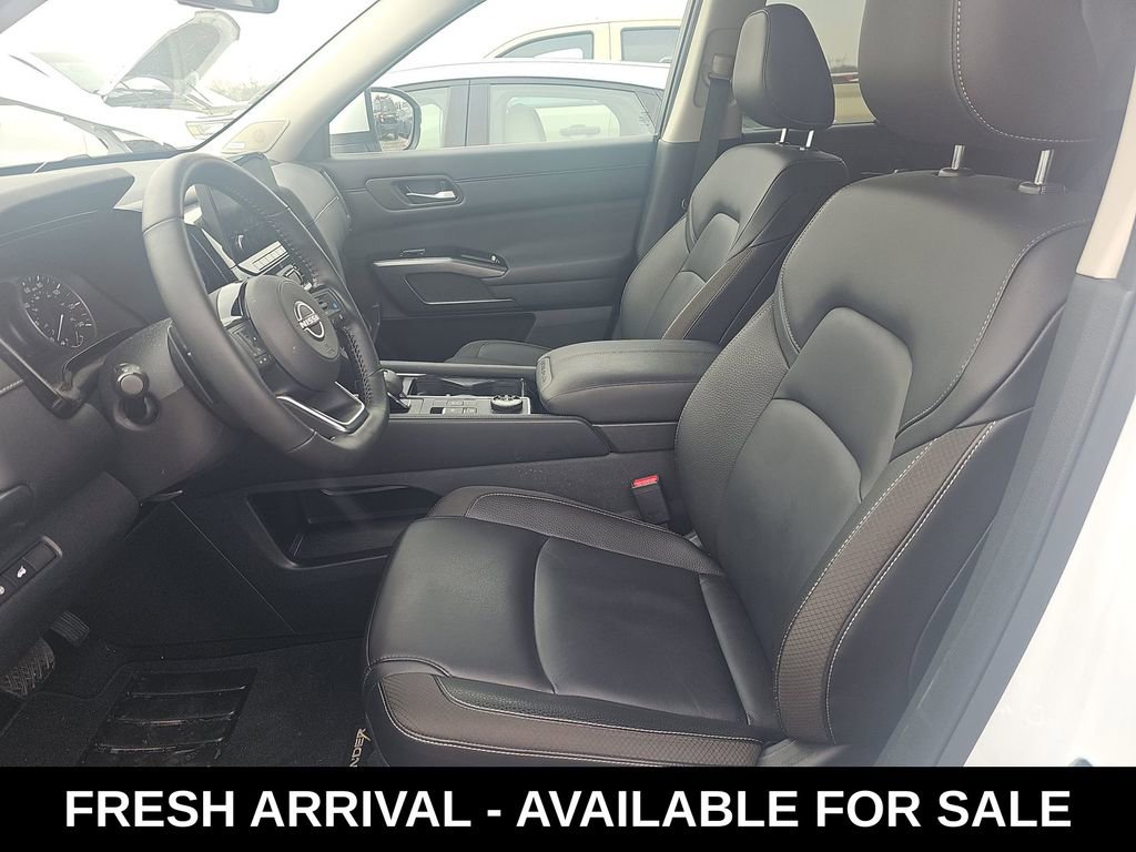 Used 2025 Nissan Pathfinder SL w/ SL Premium Package image 8