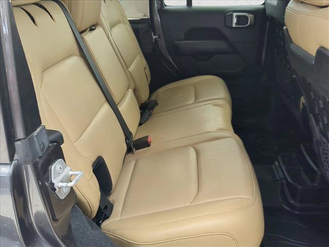 Used 2018 Jeep Wrangler Unlimited Rubicon w/ Dual Top Group AWD/4WD image 18