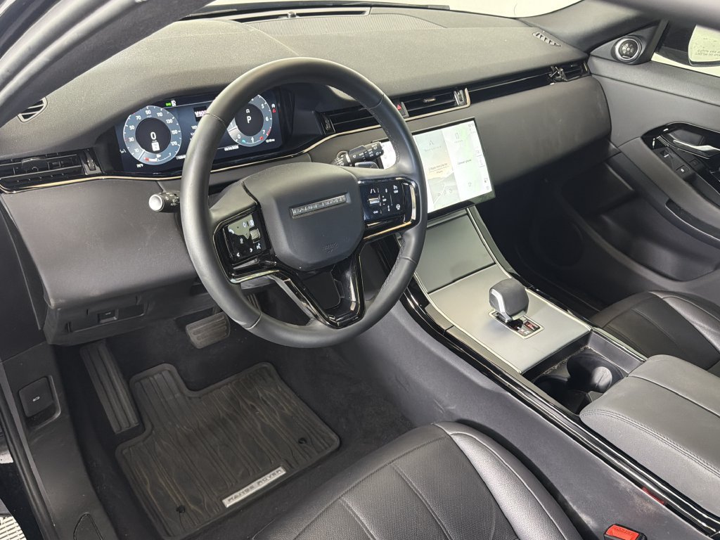 Used 2025 Land Rover Range Rover Evoque S AWD/4WD image 4