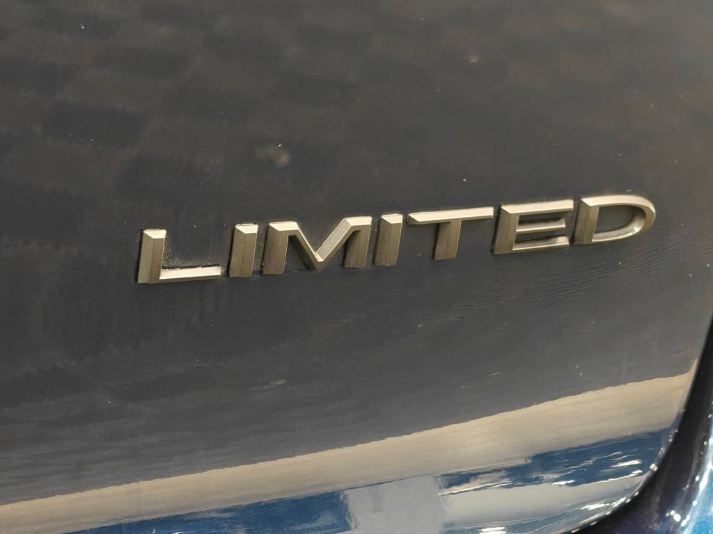 Used 2025 Chrysler Pacifica Limited image 70