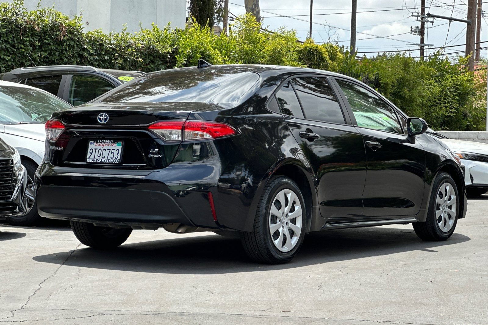 Certified 2025 Toyota Corolla LE FWD image 4