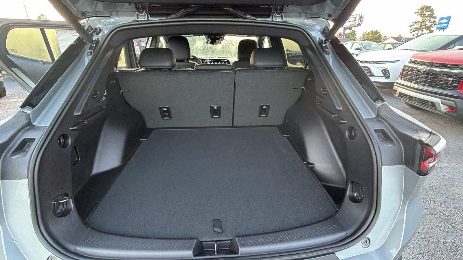 New 2026 Chevrolet Equinox EV LT FWD image 13