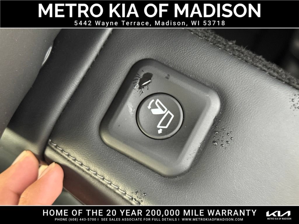 Used 2025 Kia Telluride S AWD/4WD image 34