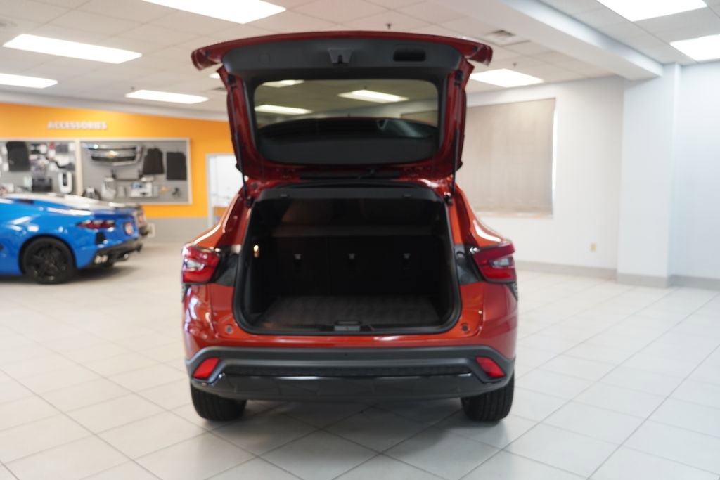 Used 2024 Chevrolet Trax RS w/ Driver Confidence Package image 9