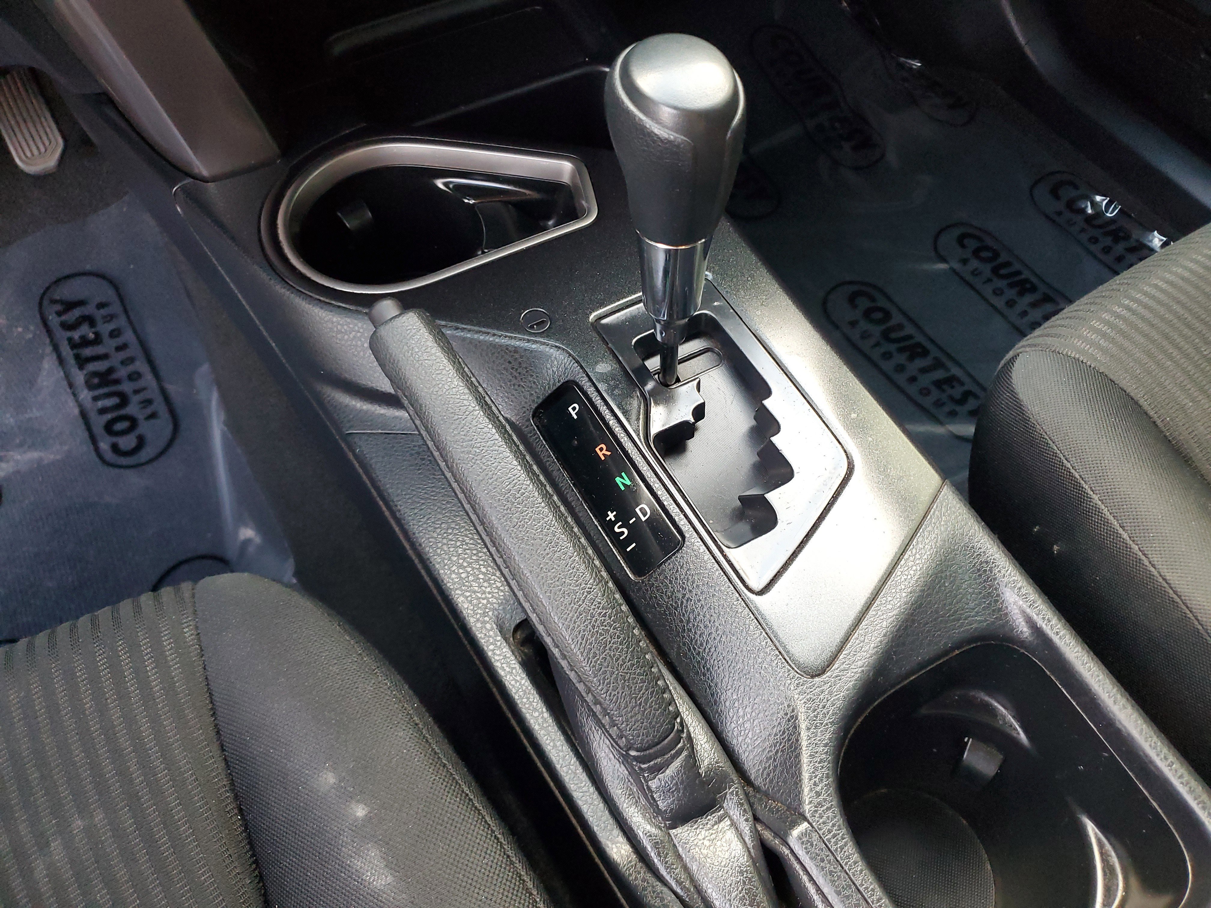 Used 2016 Toyota RAV4 LE image 31