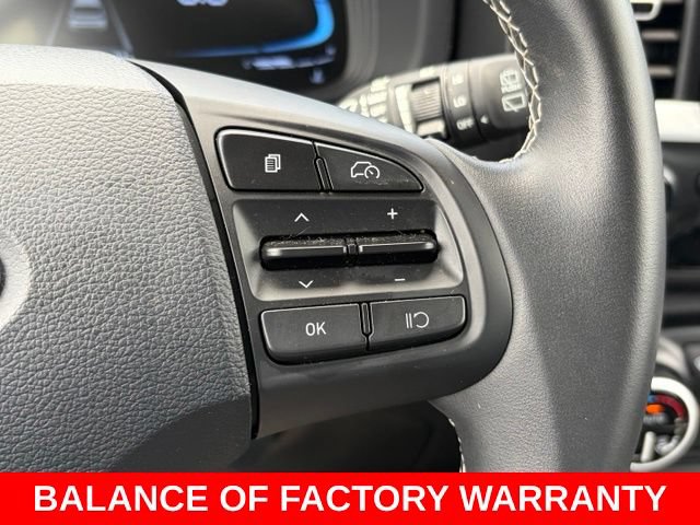 Used 2025 Hyundai Venue Limited FWD image 21