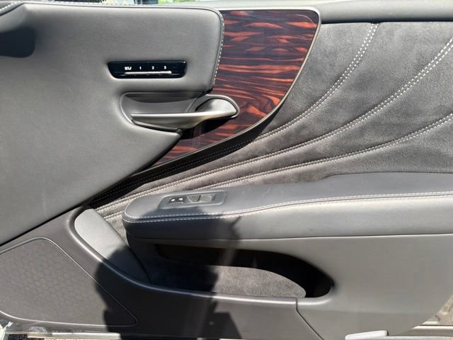 Used 2018 Lexus LS 500 AWD w/ Interior Upgrade Package image 31