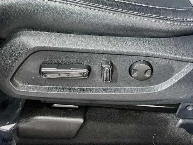 Used 2023 Honda Pilot Touring image 13