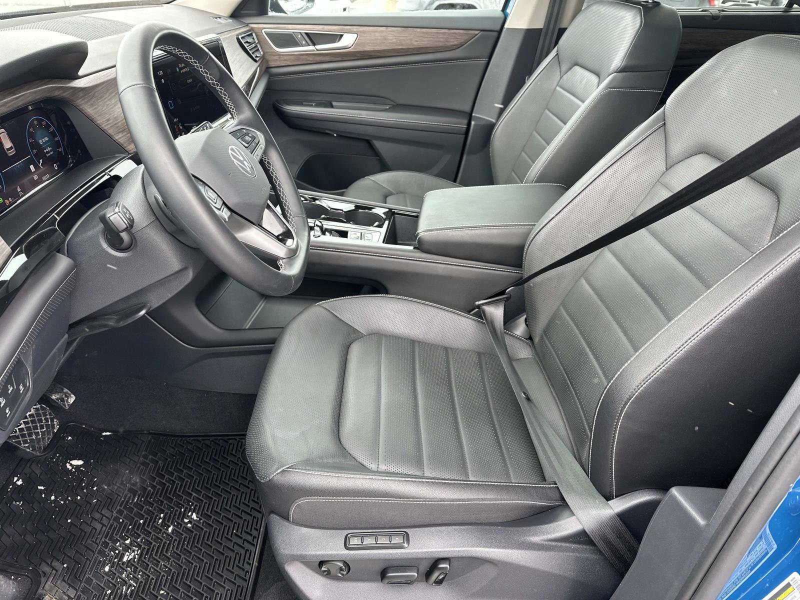 Used 2025 Volkswagen Atlas SEL image 21