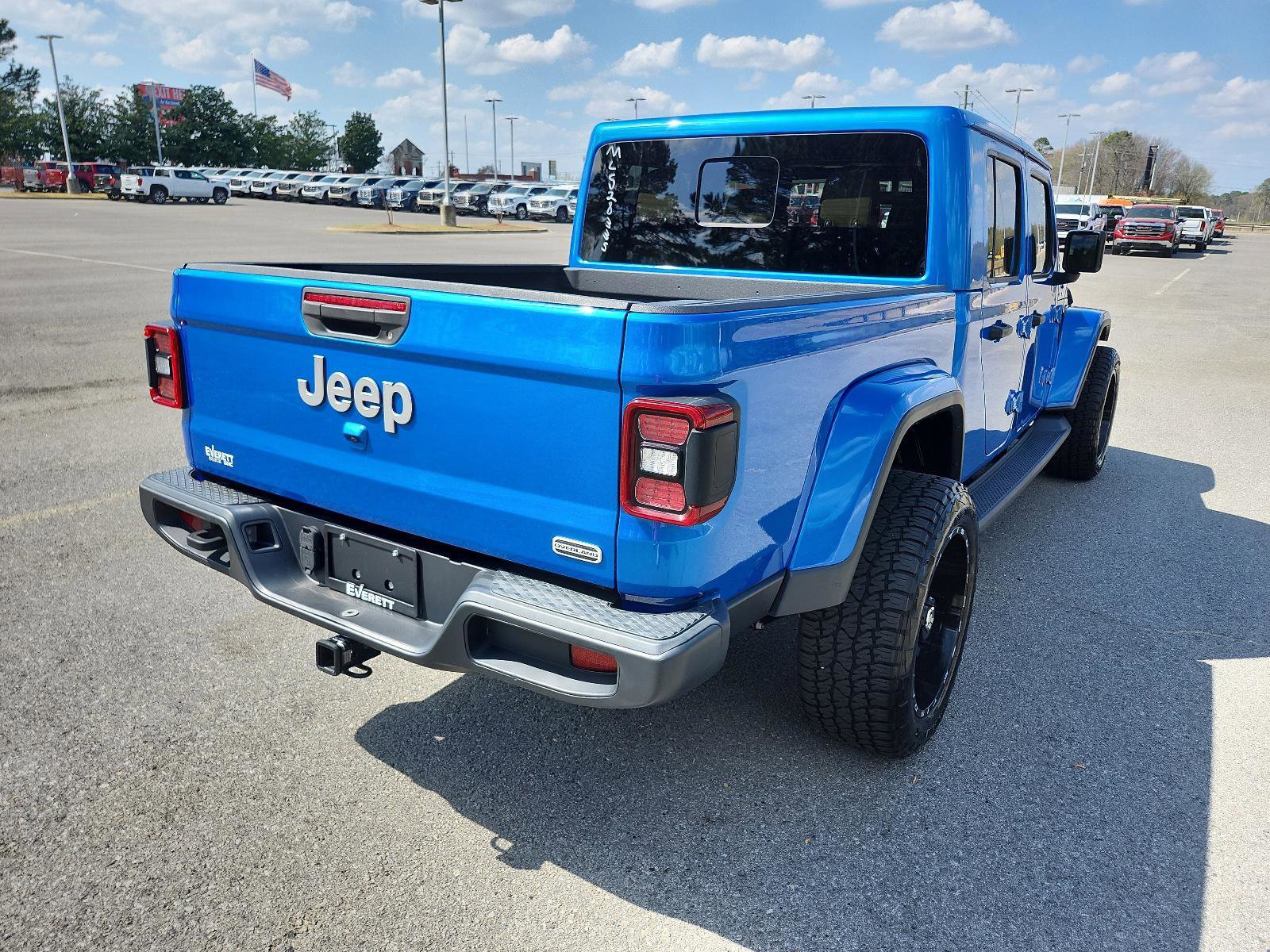 Used 2021 Jeep Gladiator Overland image 3