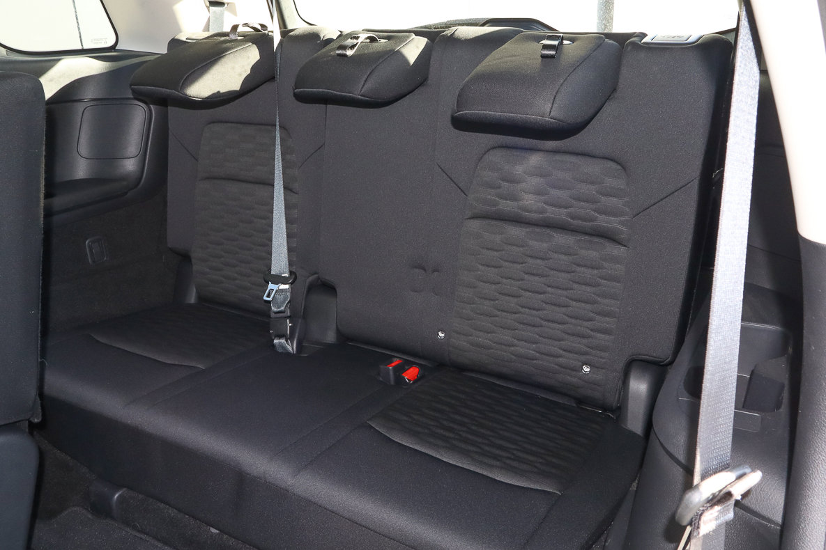 Used 2025 Nissan Pathfinder SV image 9
