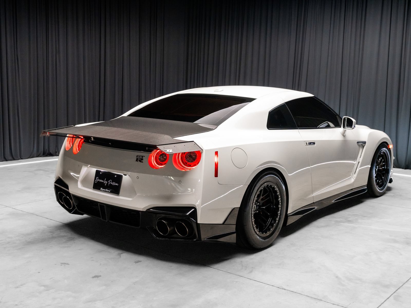 Used 2024 Nissan GT-R Premium w/ Premium Interior Package AWD/4WD image 7