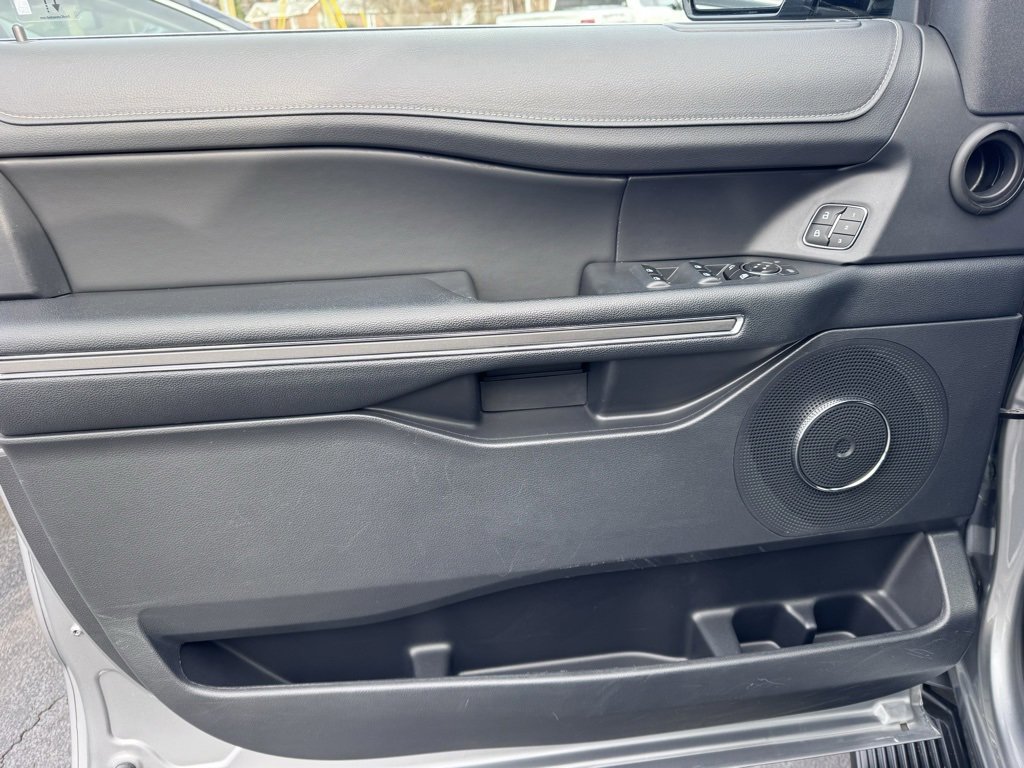 Used 2024 Ford Expedition Max XLT image 22