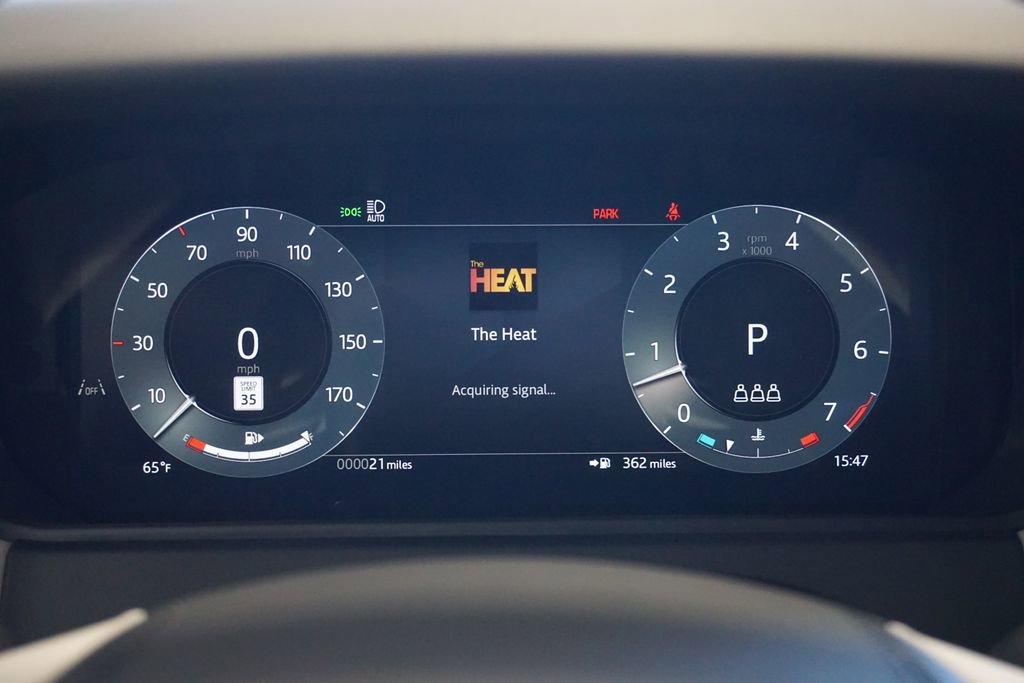 New 2026 Land Rover Range Rover Velar Dynamic SE image 11