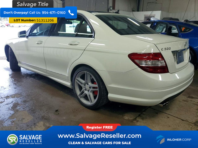 Used 2011 Mercedes-Benz C 300 4MATIC Sedan image 3