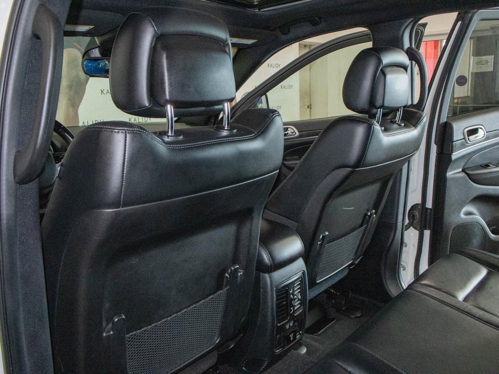 Used 2022 Jeep Grand Cherokee Limited image 10