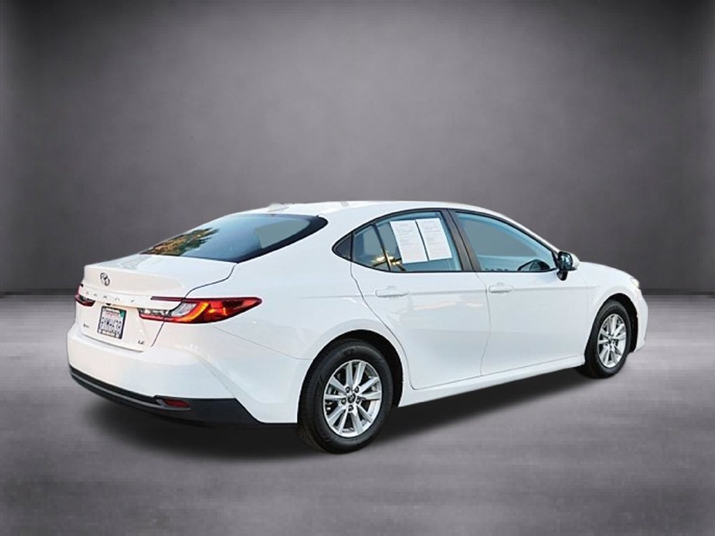 Used 2026 Toyota Camry Hybrid FWD image 4