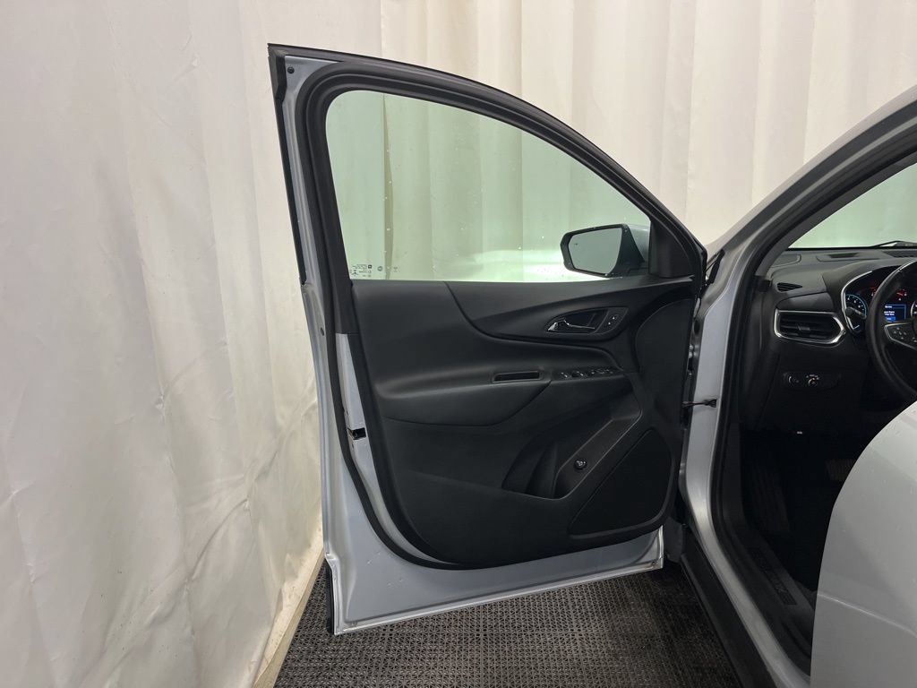 Used 2022 Chevrolet Equinox LT AWD/4WD image 16