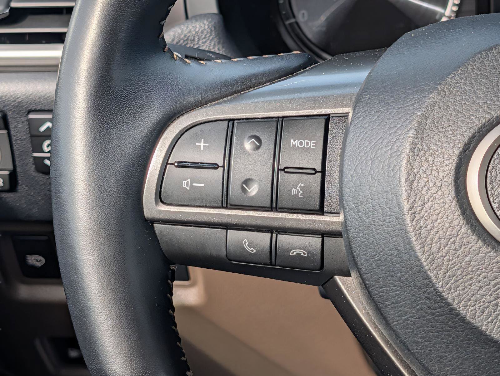 Certified 2023 Lexus GX 460 Premium w/ Premium Package image 12