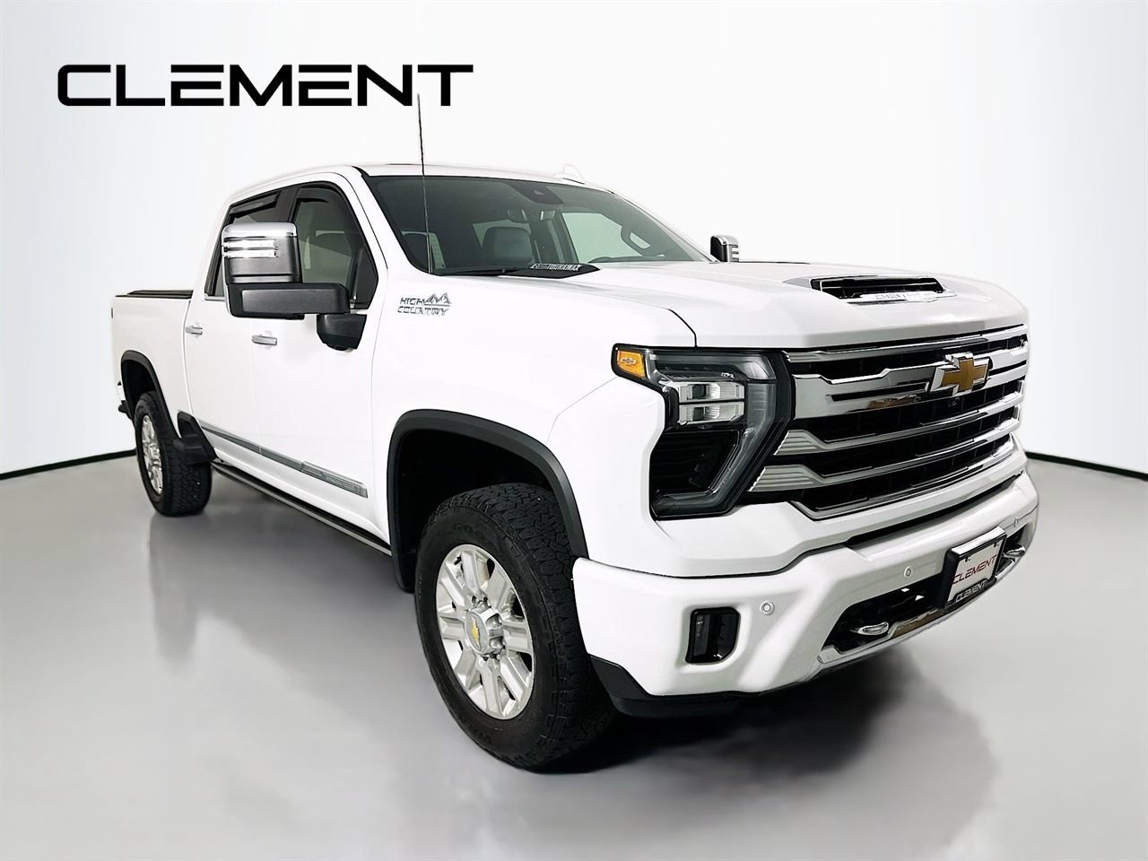 Used 2024 Chevrolet Silverado 2500 High Country w/ High Country Premium Package AWD/4WD image 5