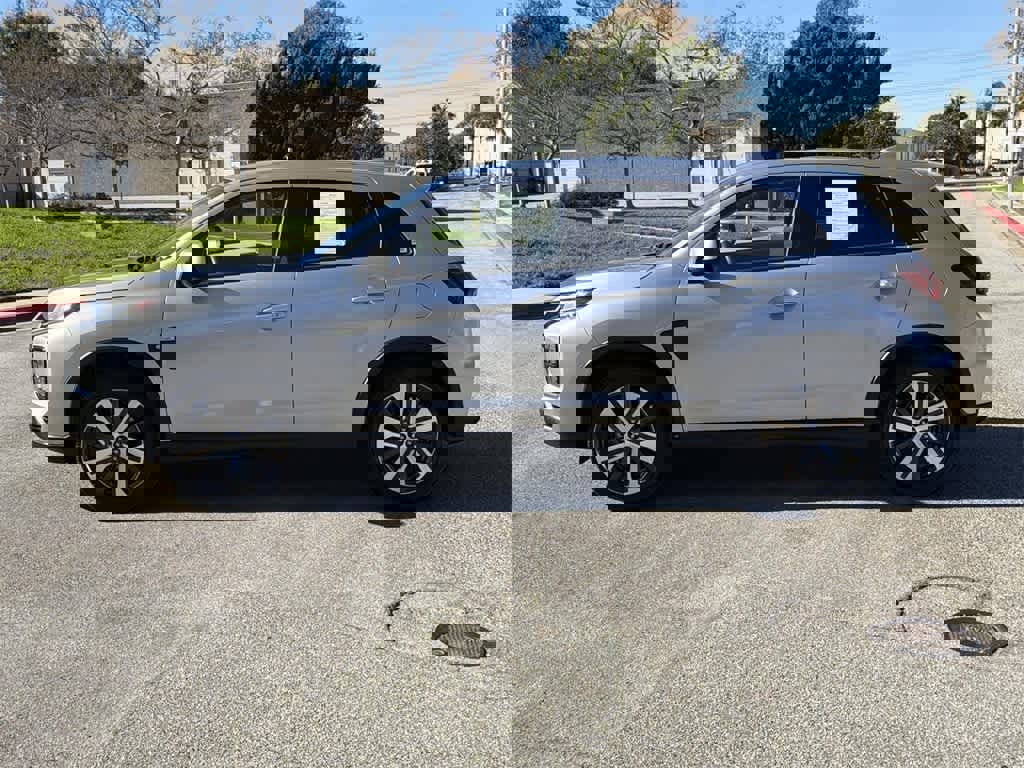 Used 2025 Mitsubishi Outlander Sport ES image 7