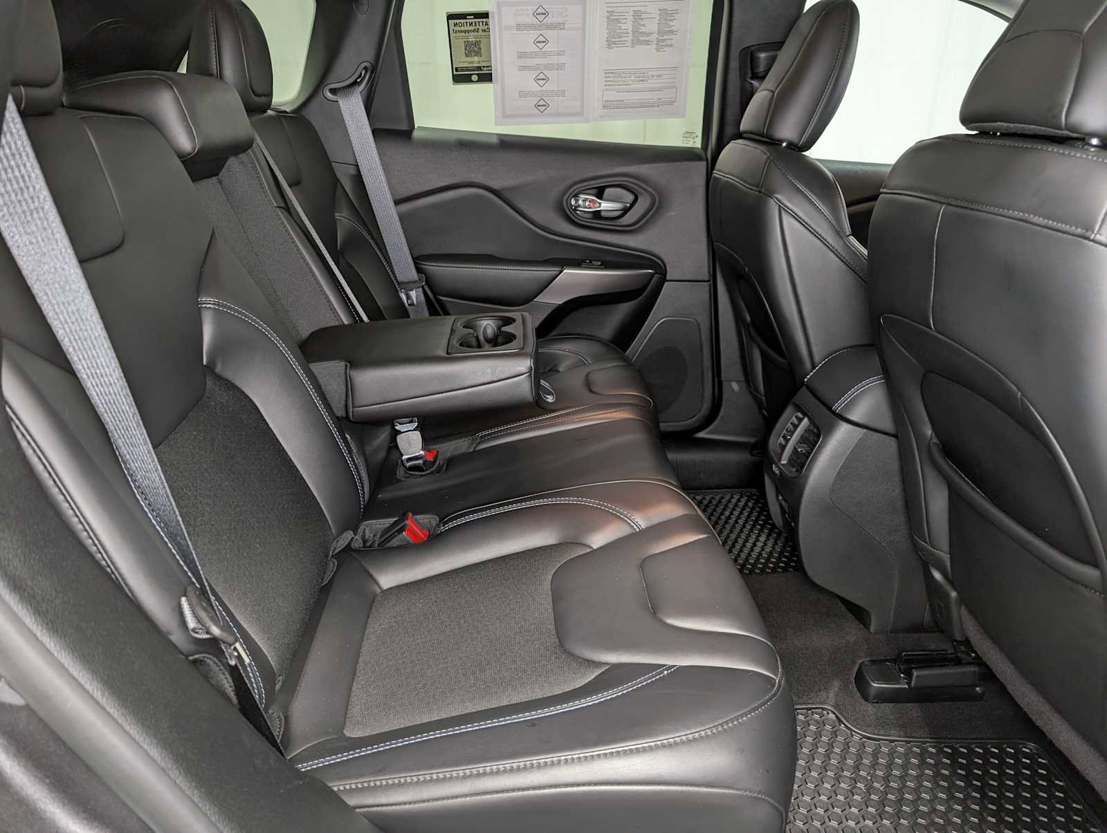 Used 2020 Jeep Cherokee Latitude Plus w/ Cold Weather Group image 37