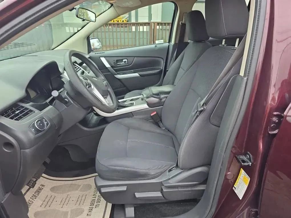 Used 2011 Ford Edge SE FWD image 12
