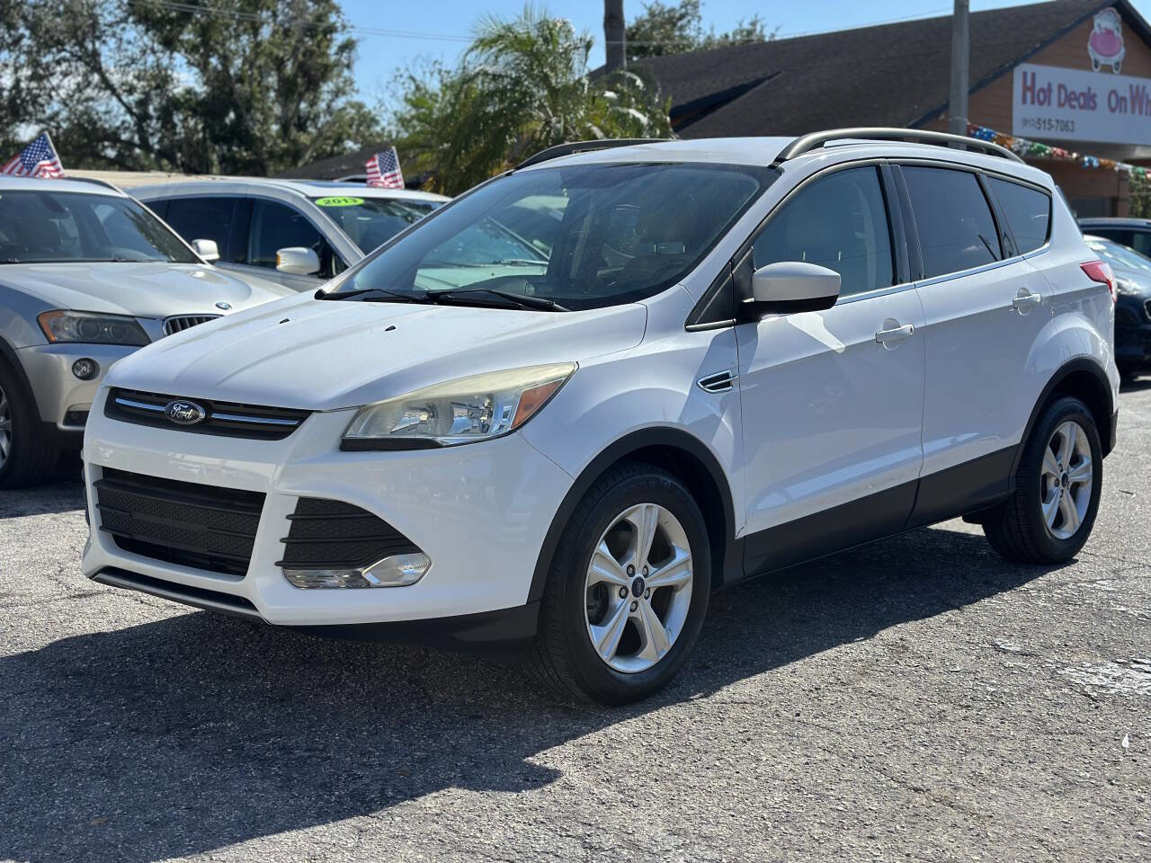 Used 2015 Ford Escape SE w/ Equipment Group 201A image 2