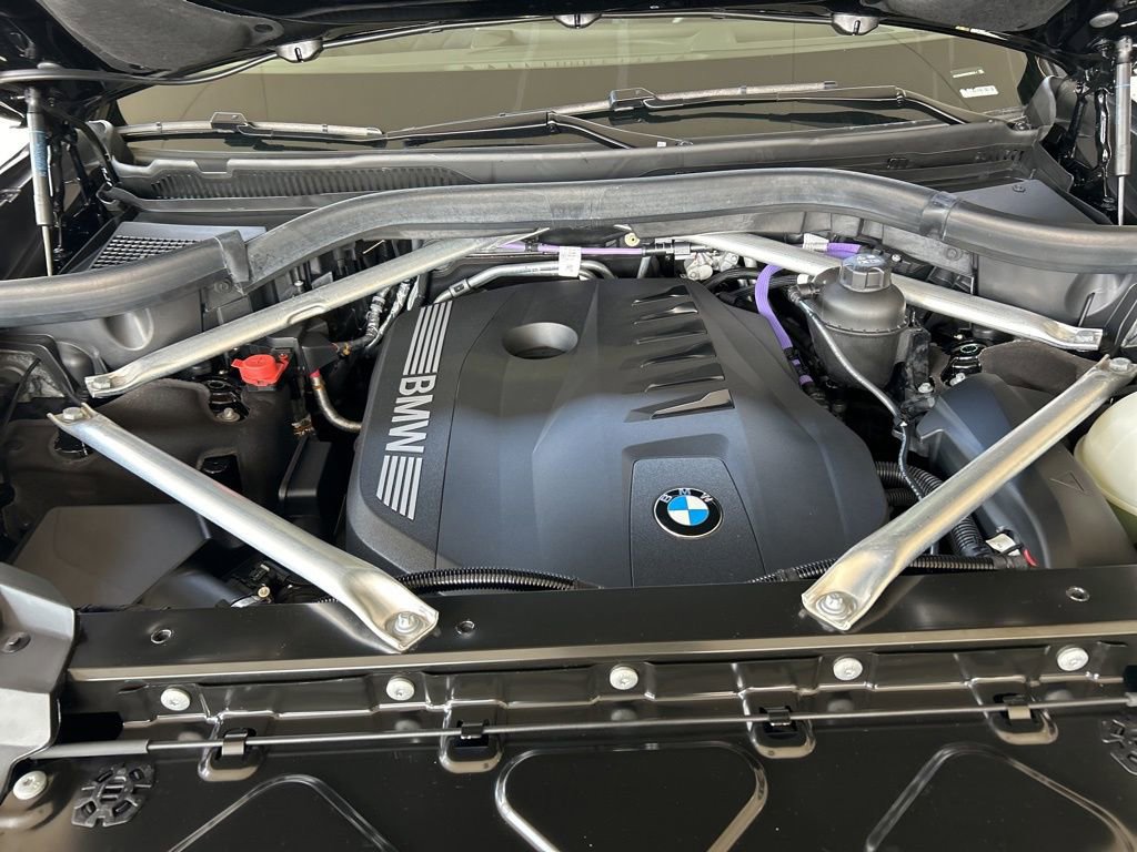 Used 2025 BMW X7 xDrive40i image 12