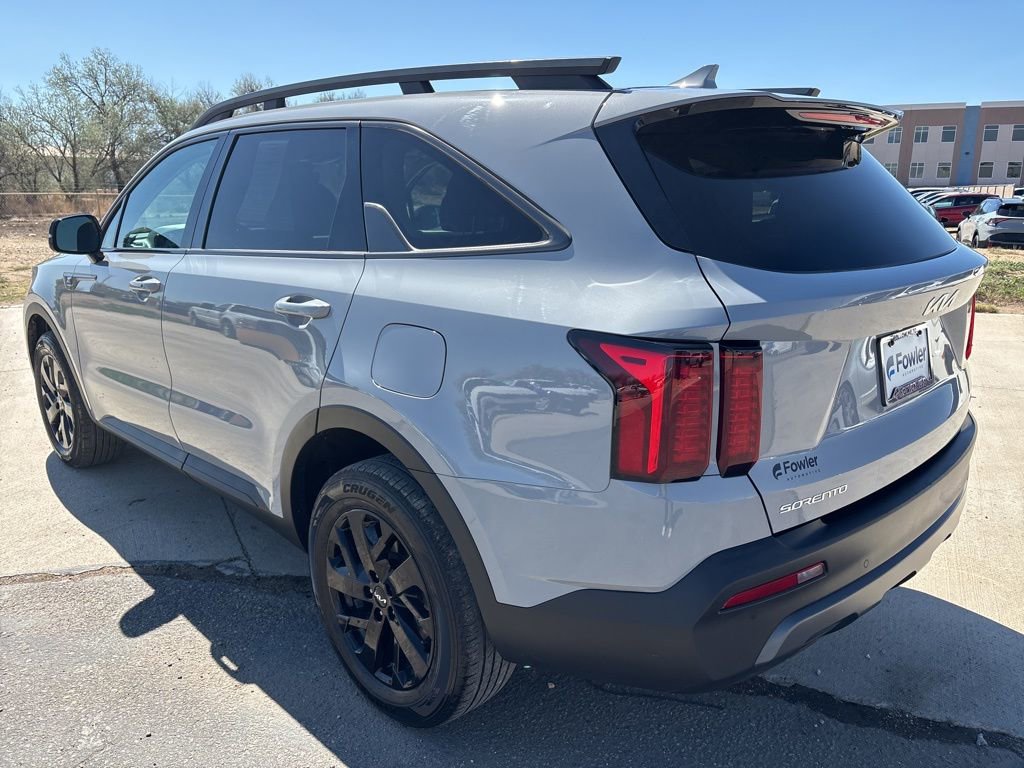 Certified 2023 Kia Sorento S w/ Panoramic Sunroof Package image 3