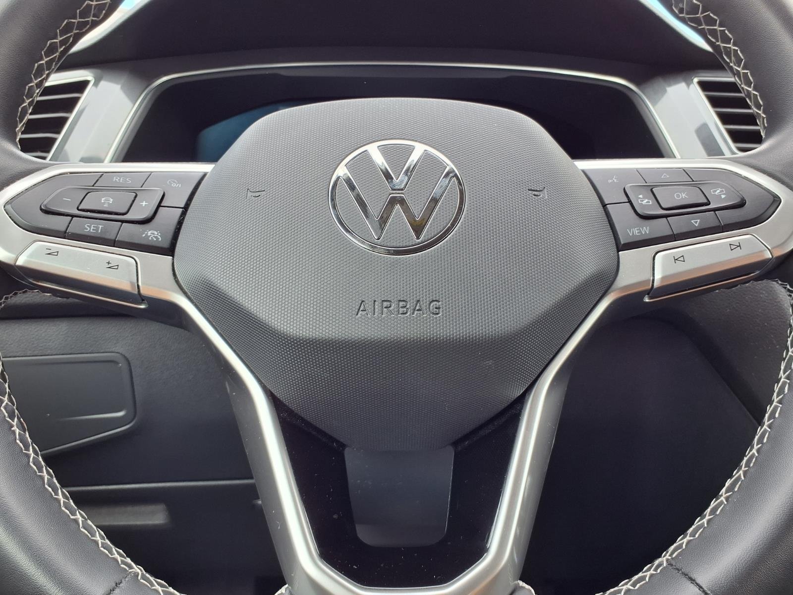 Used 2022 Volkswagen Tiguan SE AWD/4WD image 15
