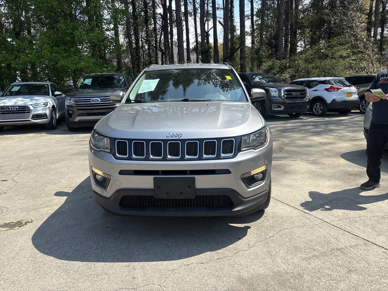 Used 2019 Jeep Compass Latitude image 3