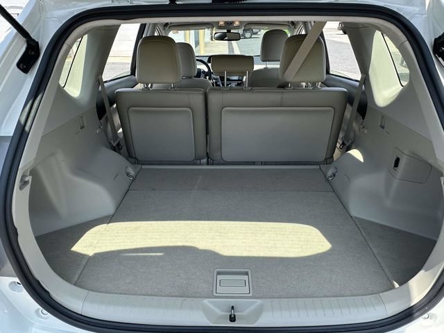 Used 2016 Toyota Prius V Four FWD image 22