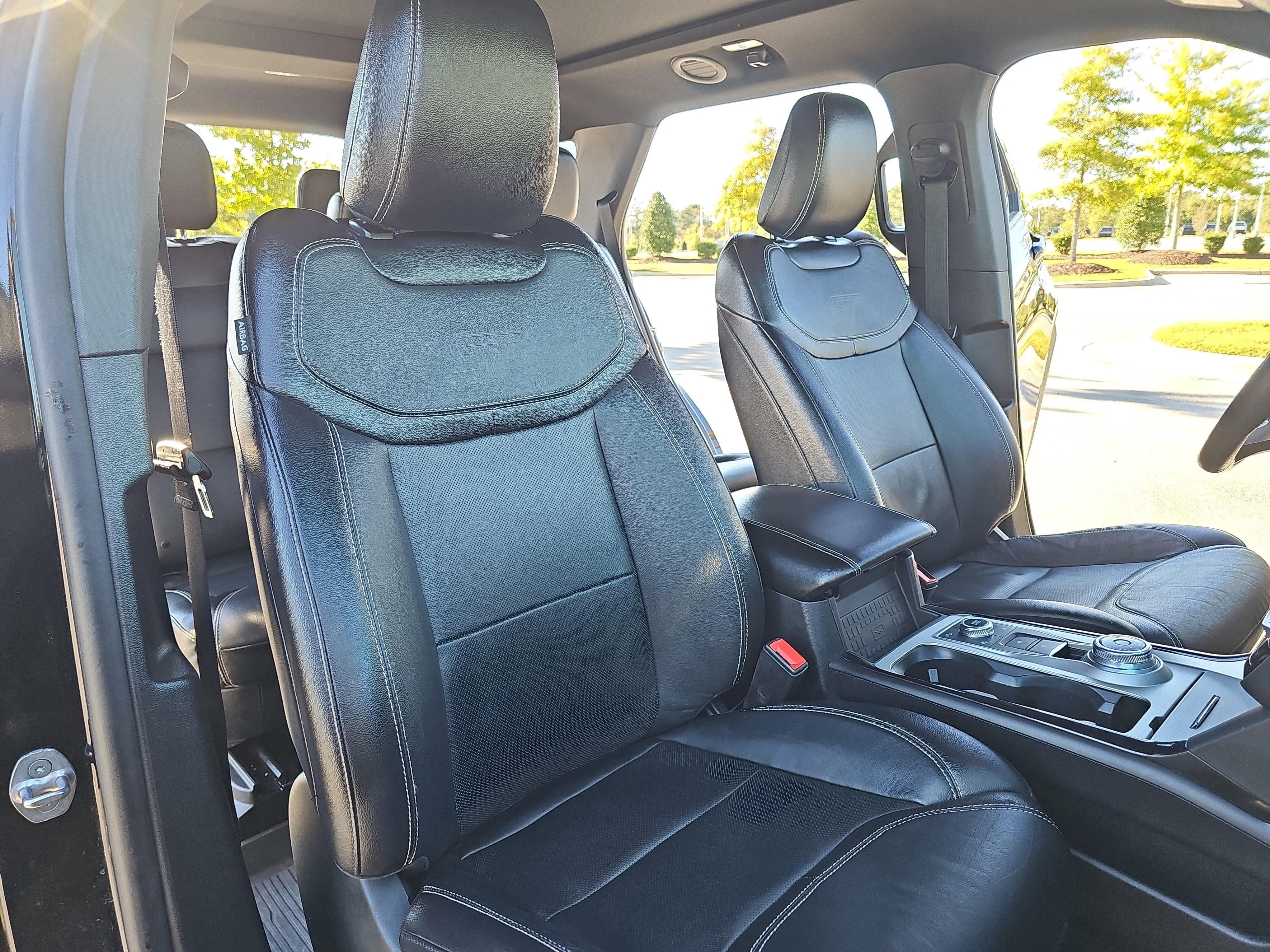 Used 2022 Ford Explorer ST w/ Equipment Group 401A image 10