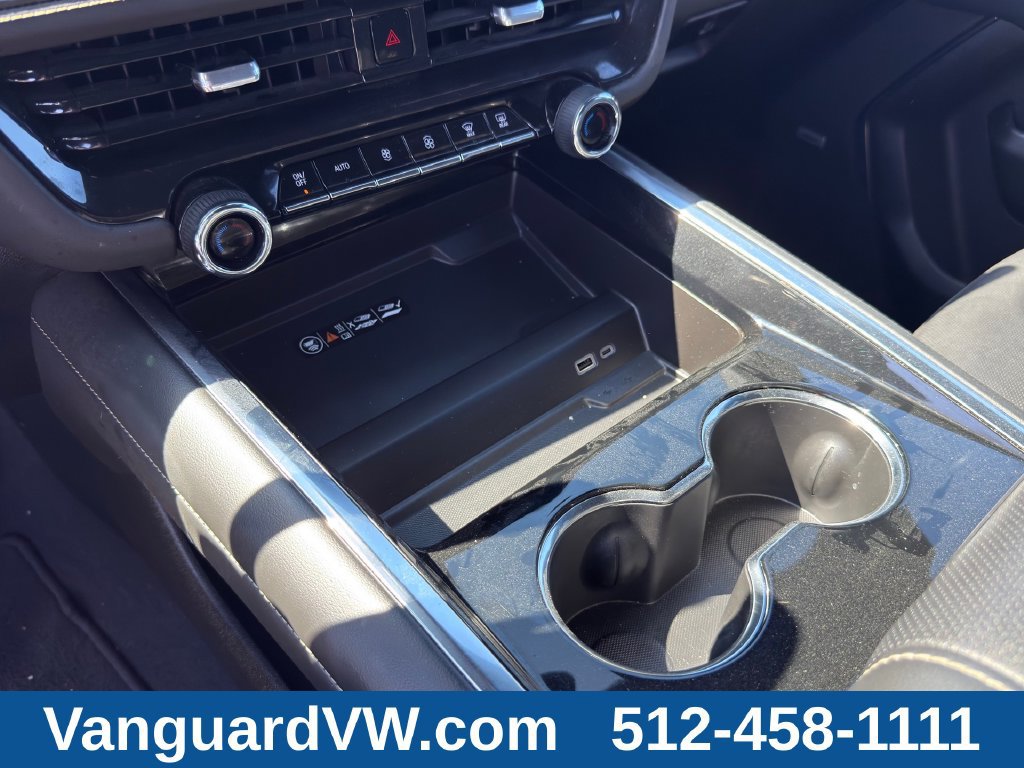 Used 2025 Chevrolet Tahoe Premier RWD image 16