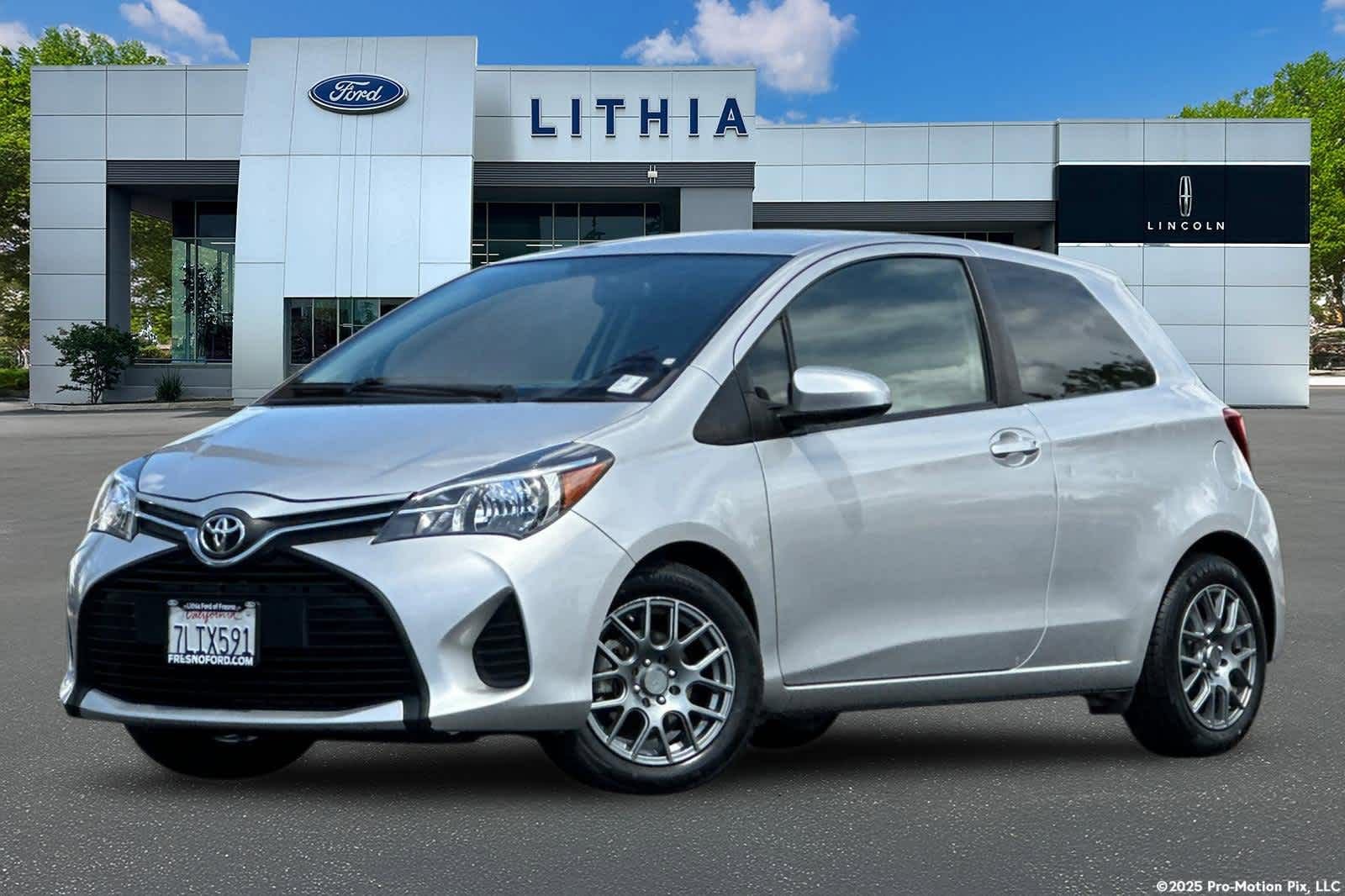 Used 2015 Toyota Yaris L image 1