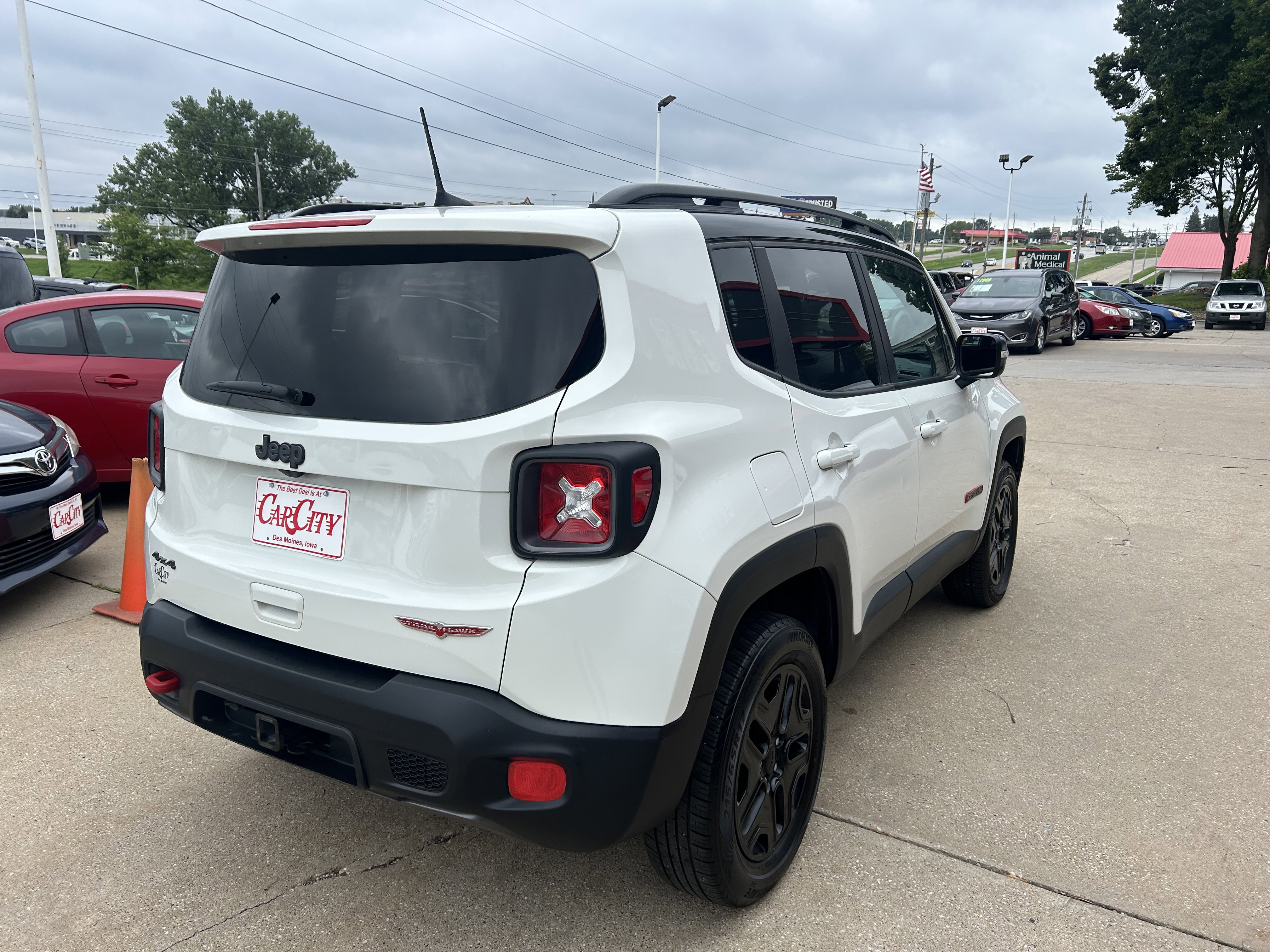 Used 2018 Jeep Renegade Trailhawk w/ UConnect 8.4 Nav Group image 5