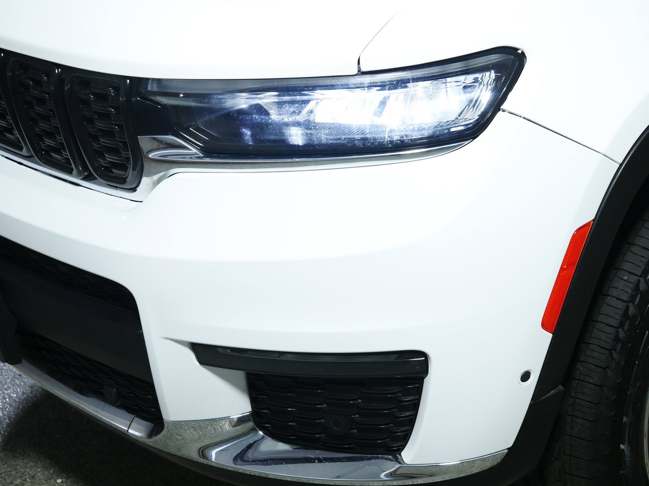 Used 2022 Jeep Grand Cherokee L Limited w/ Luxury Tech Group II image 16