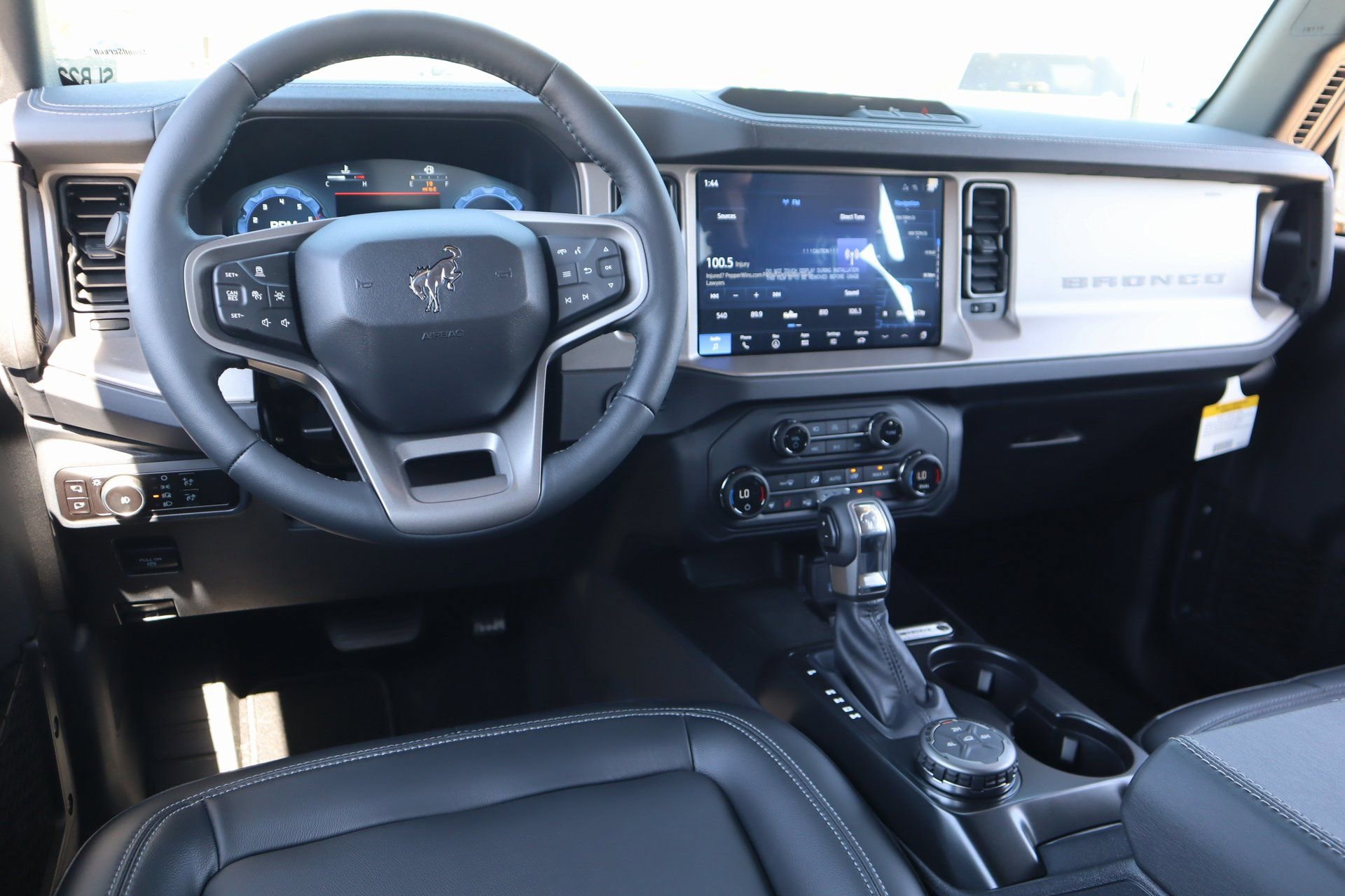 New 2025 Ford Bronco Outer Banks image 2