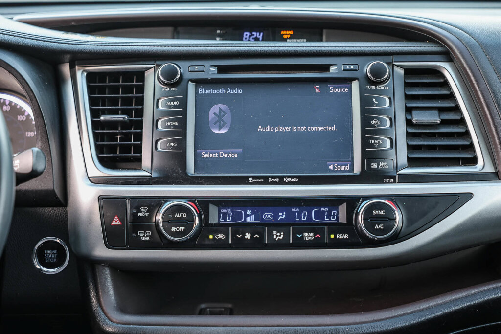 Used 2016 Toyota Highlander XLE FWD image 3