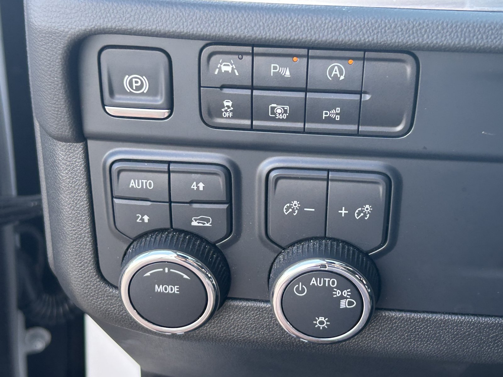 Used 2025 Chevrolet Tahoe LT AWD/4WD image 19