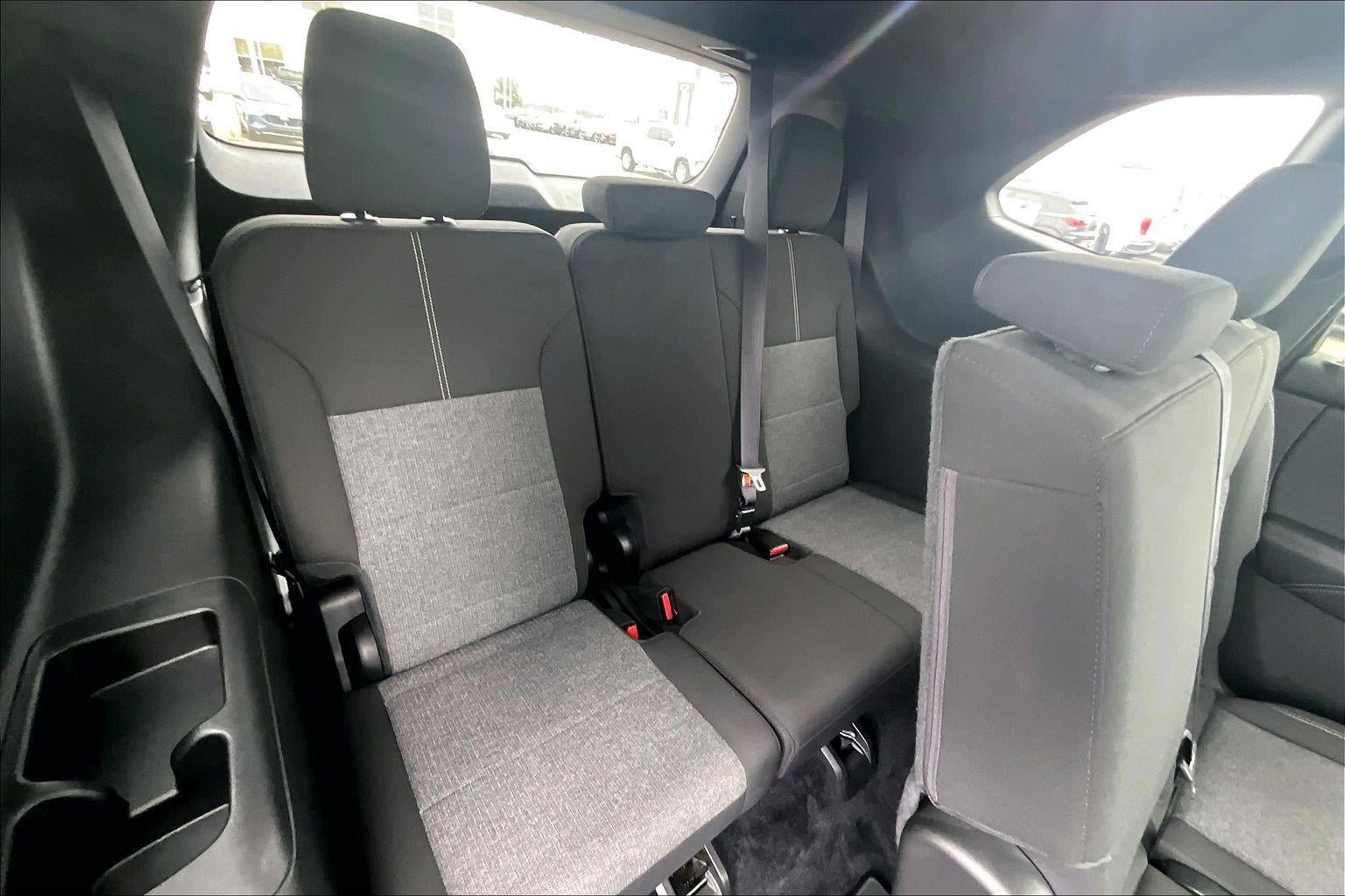 Used 2025 GMC Acadia Elevation FWD image 25