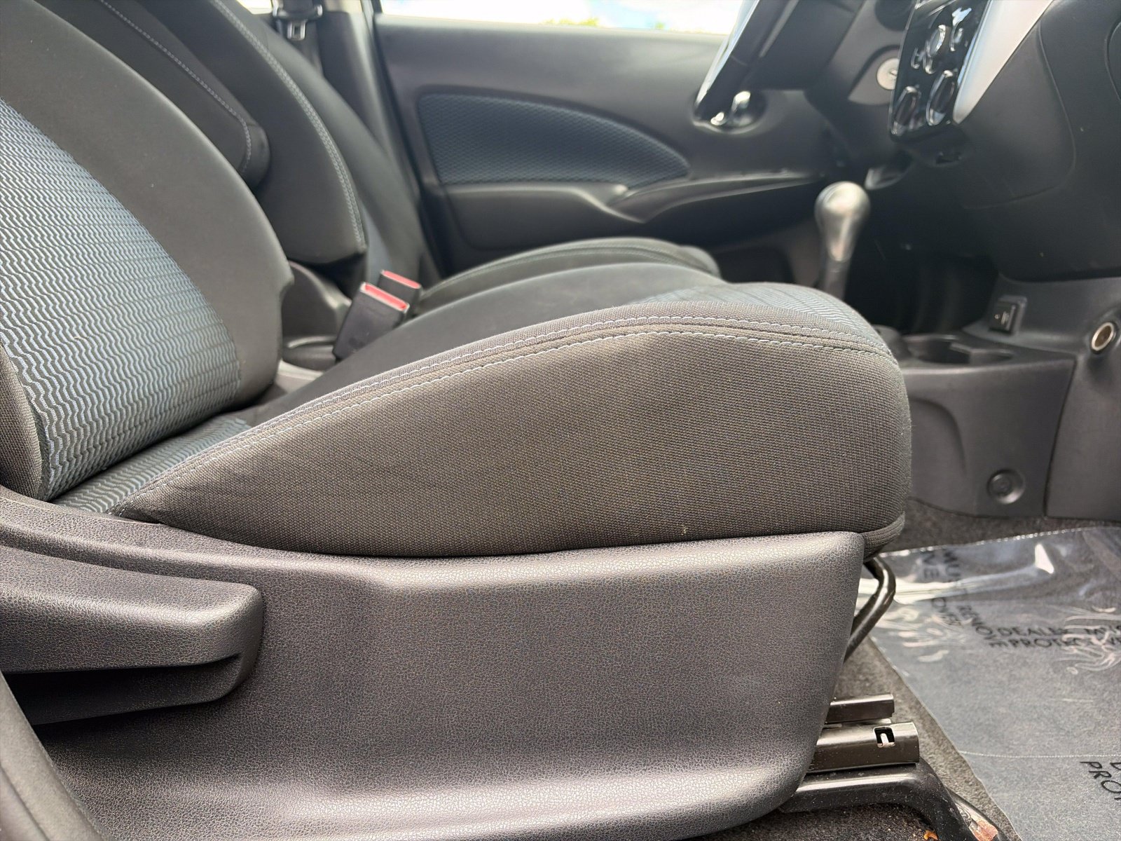 Used 2017 Nissan Versa Note SV FWD image 29