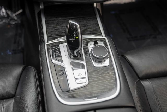 Used 2021 BMW 740i xDrive w/ M Sport Package AWD/4WD image 33