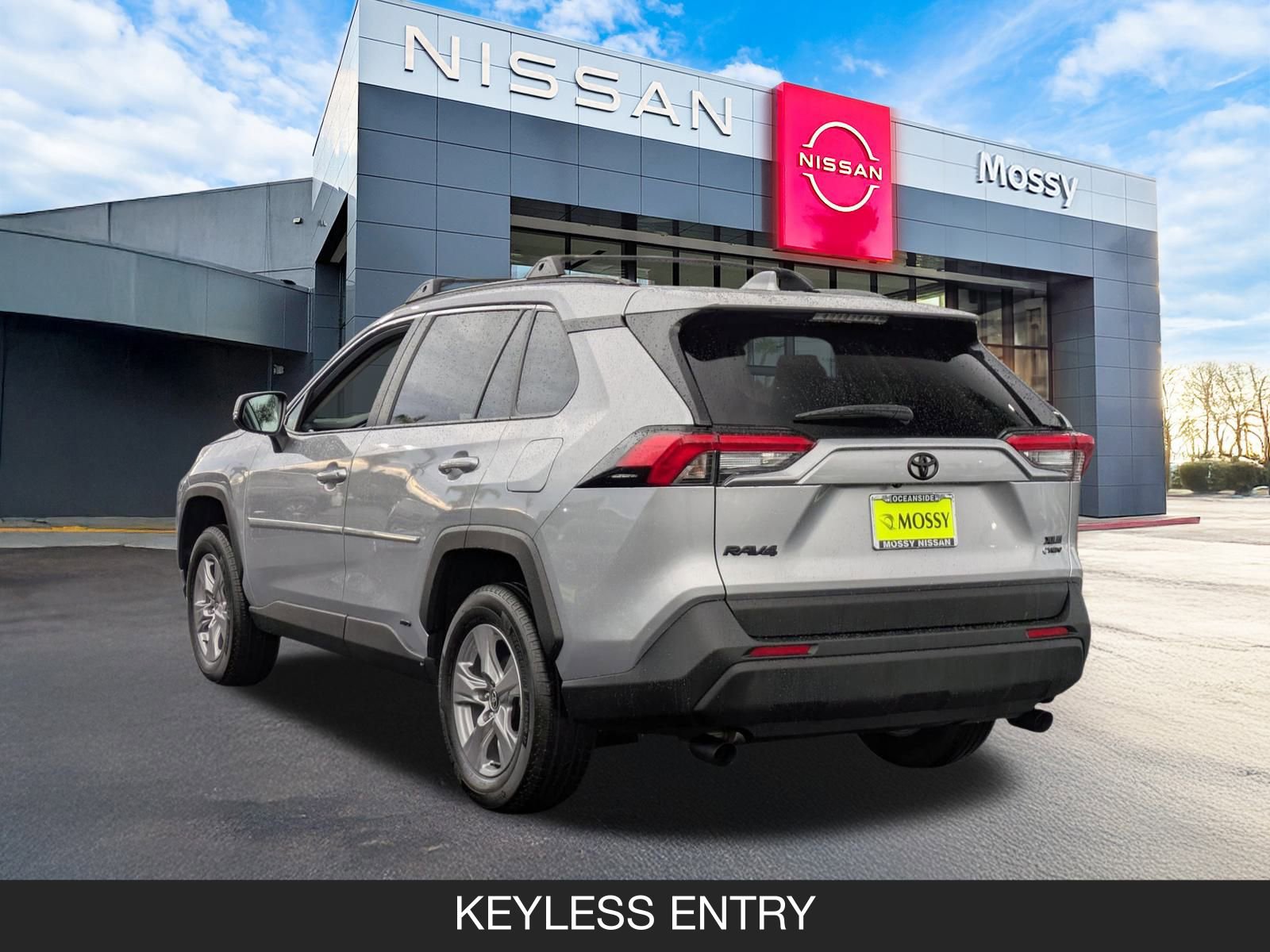 Used 2025 Toyota RAV4 XLE image 7