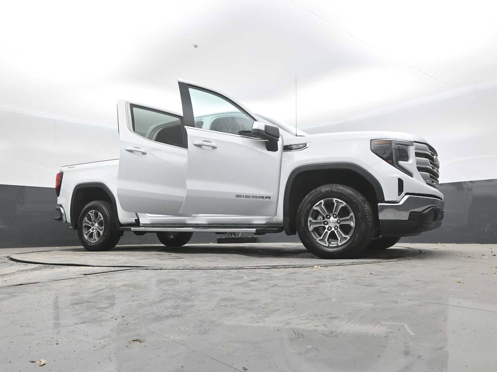 New 2026 GMC Sierra 1500 SLE w/ Preferred Package AWD/4WD image 55