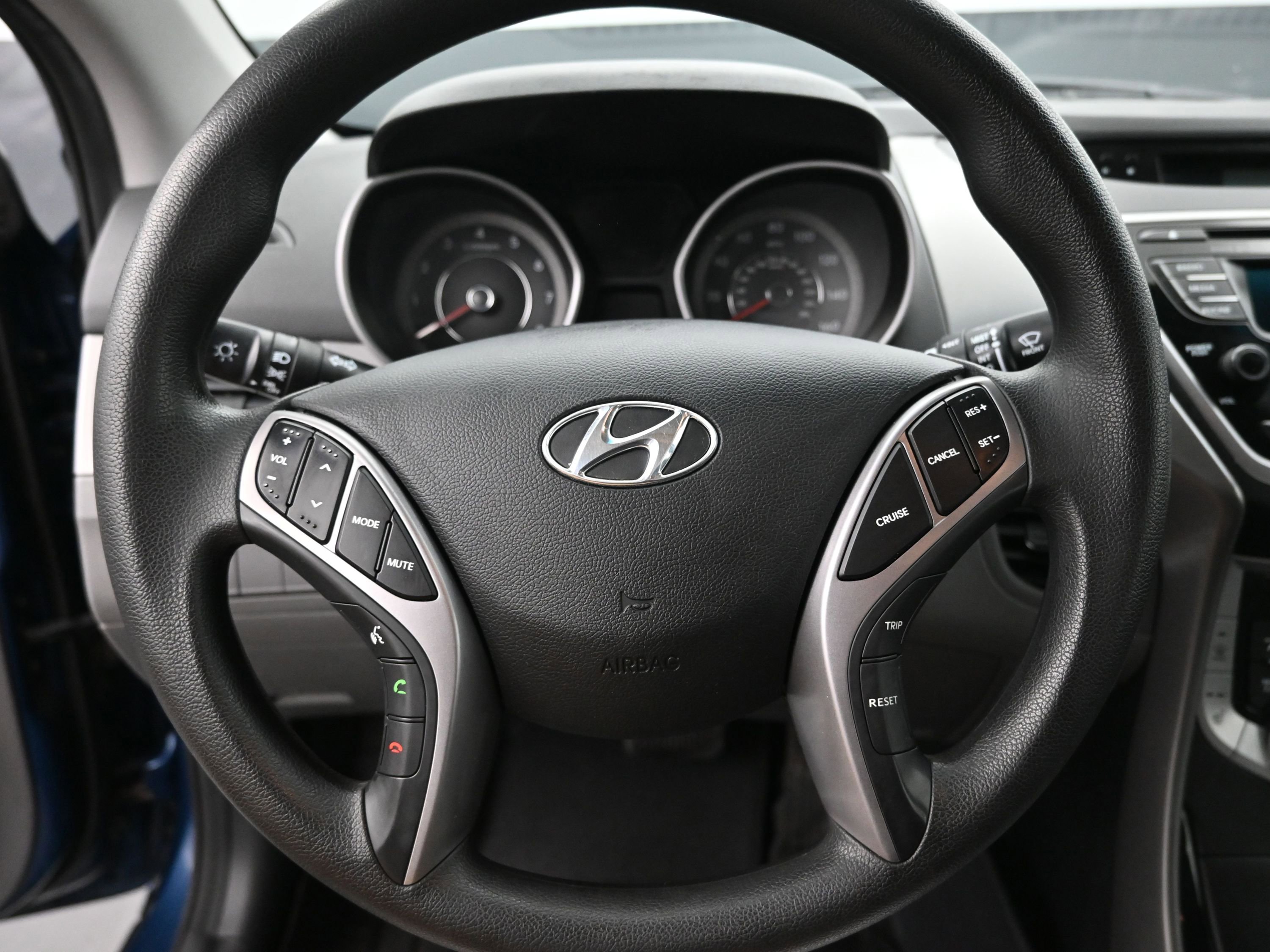 Used 2013 Hyundai Elantra GLS w/ Preferred Pkg FWD image 13