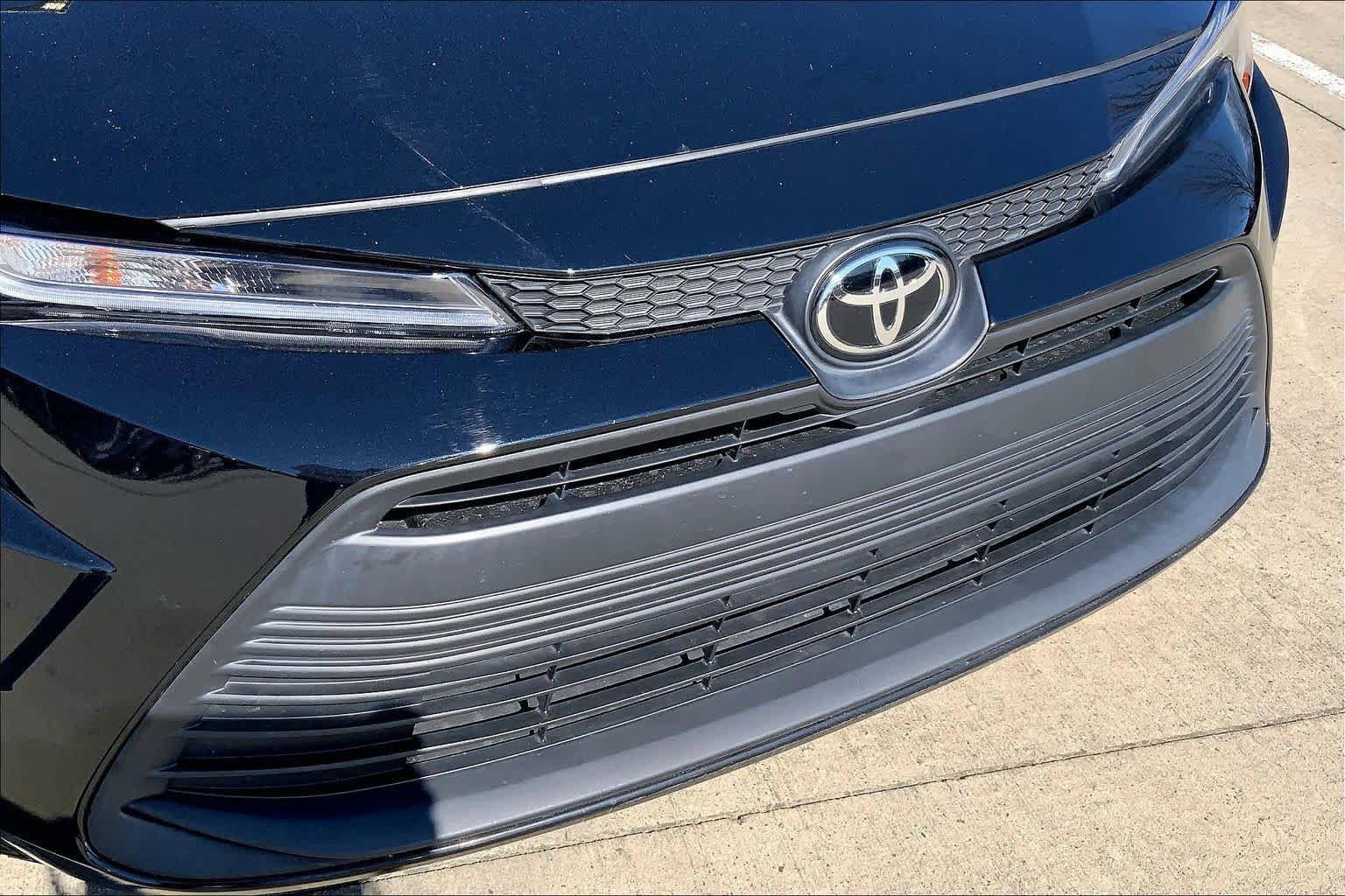 Used 2023 Toyota Corolla LE image 30