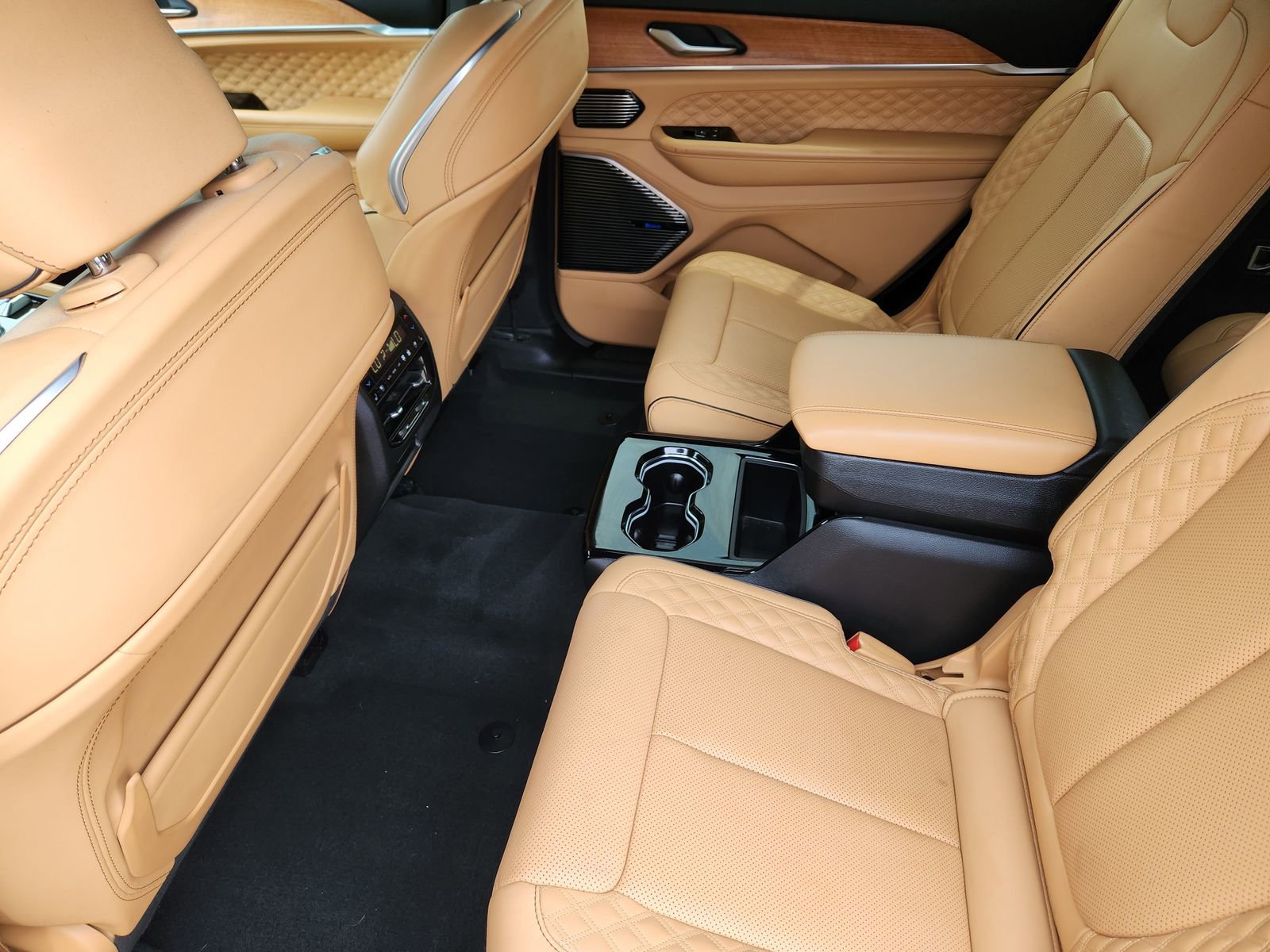 Used 2023 Jeep Grand Cherokee L Summit AWD/4WD image 42